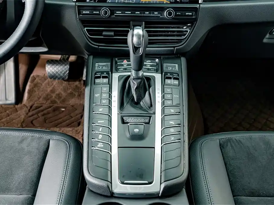 Porsche Macan 2021 Macan 2.0T фото 12