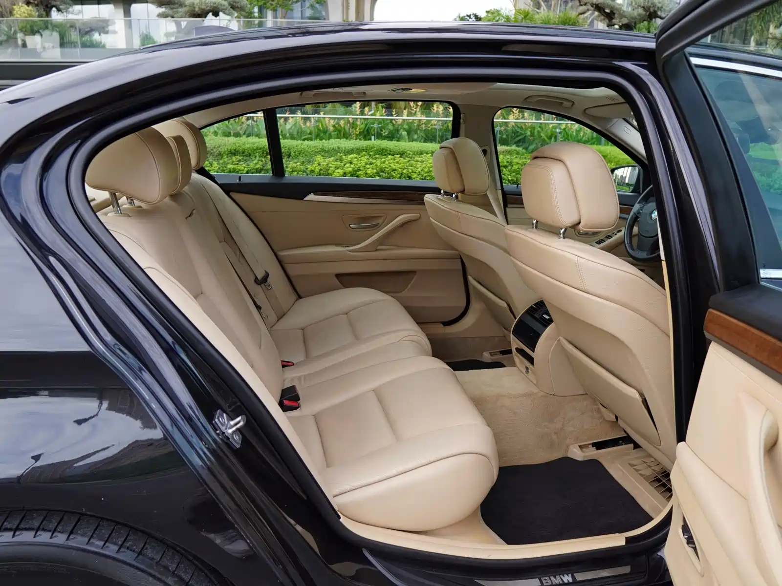 Photo 15 - BMW 5 Series