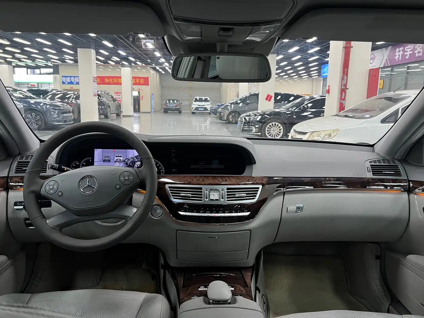 Mercedes-Benz S-Class 2010 S 350 L Luxury фото 4