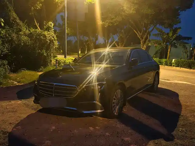 MERCEDES-BENZ E CLASS