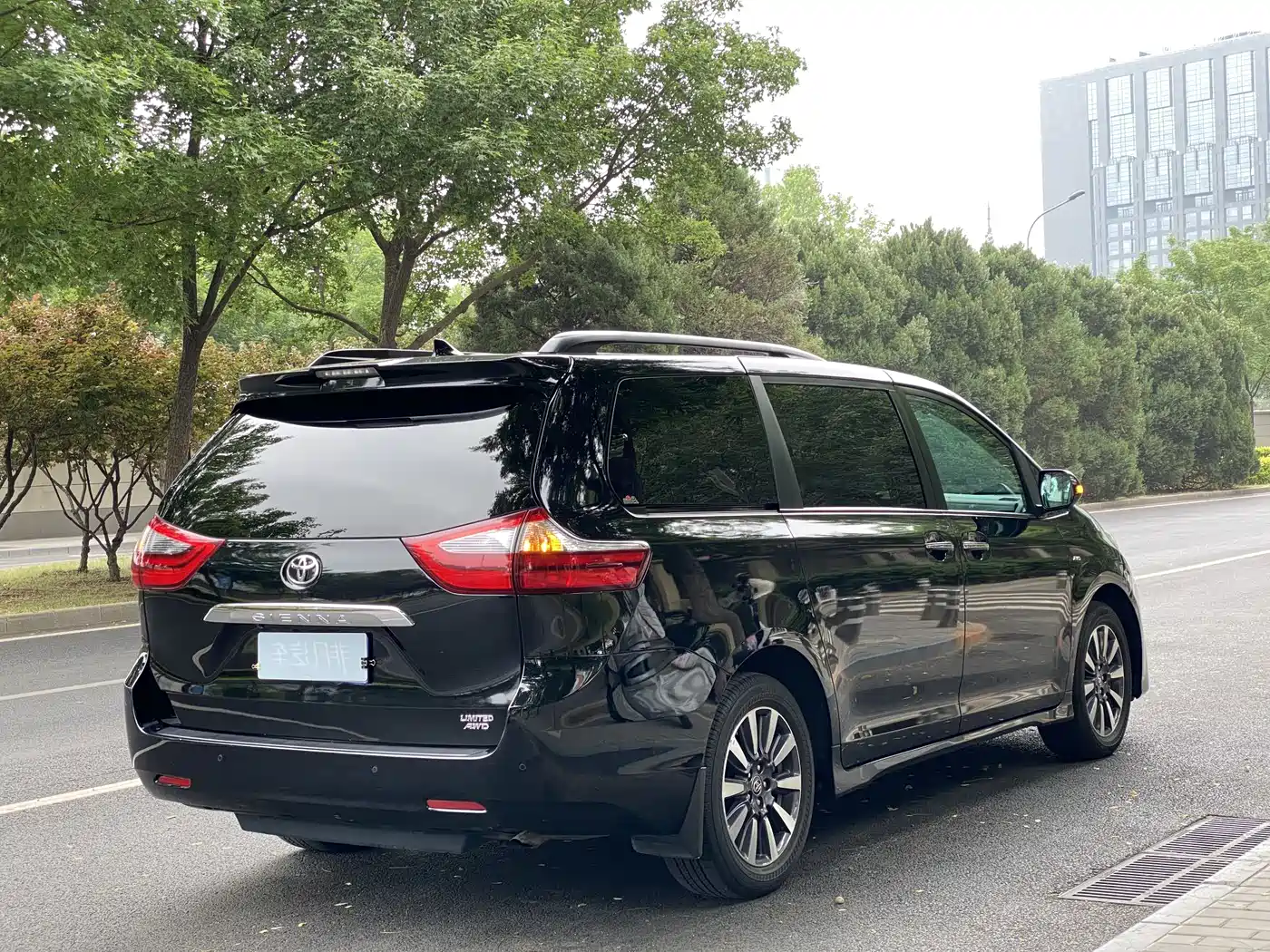 Toyota Sienna 2015 3.5L 4WD L фото 9