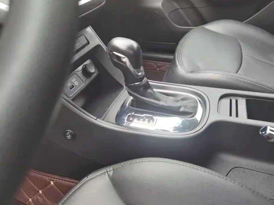 Roewe 360 2016 2015 1.5L Automatic Luxury