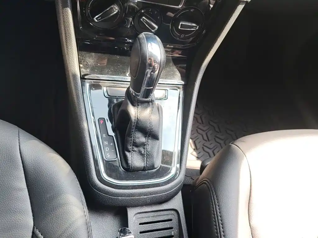 Volkswagen C-TREK 2018 2017 1.6L Automatic Comfort