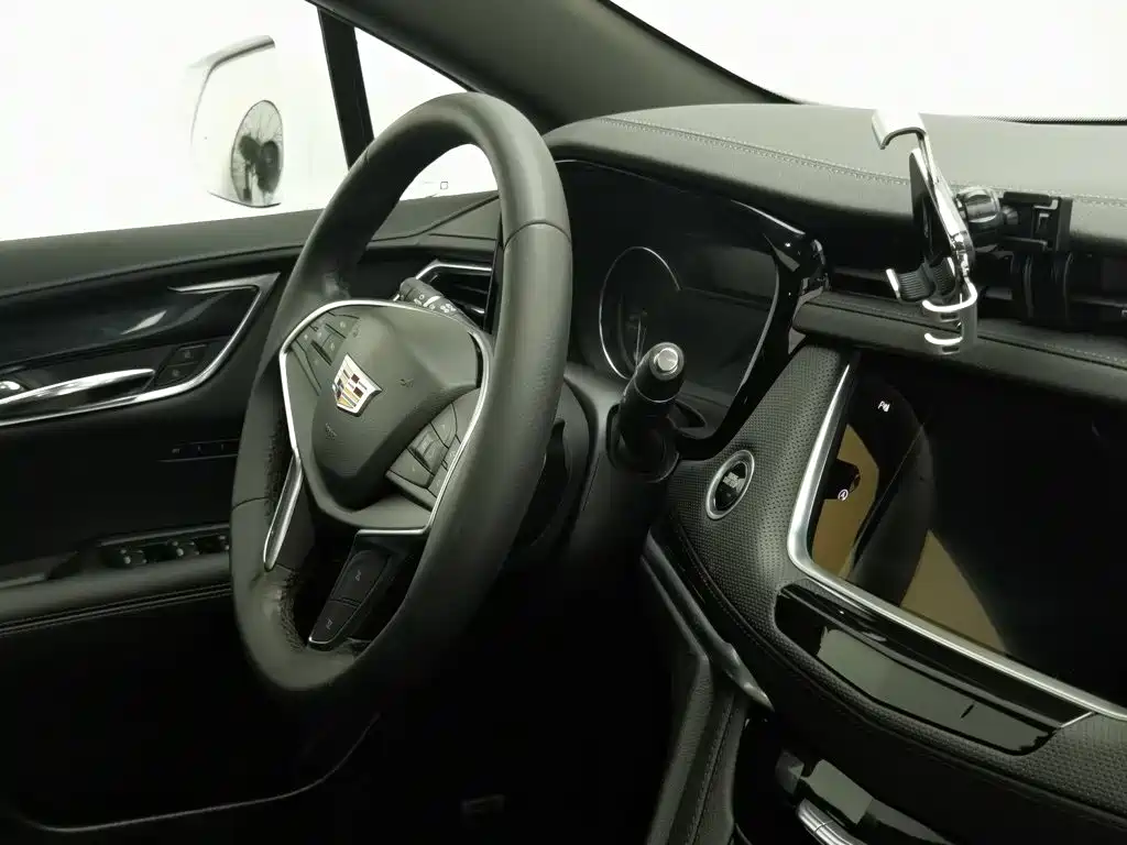 Photo 22 - Cadillac XT5