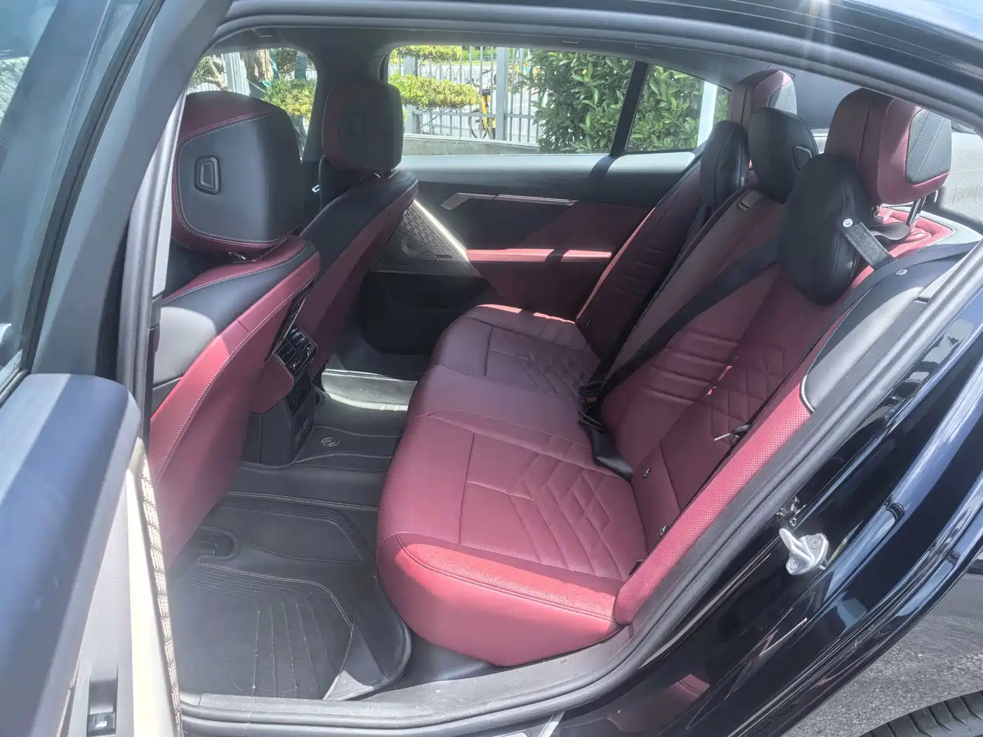 BMW 5 Series 2026 530Li Exclusive M Sport Package фото 7