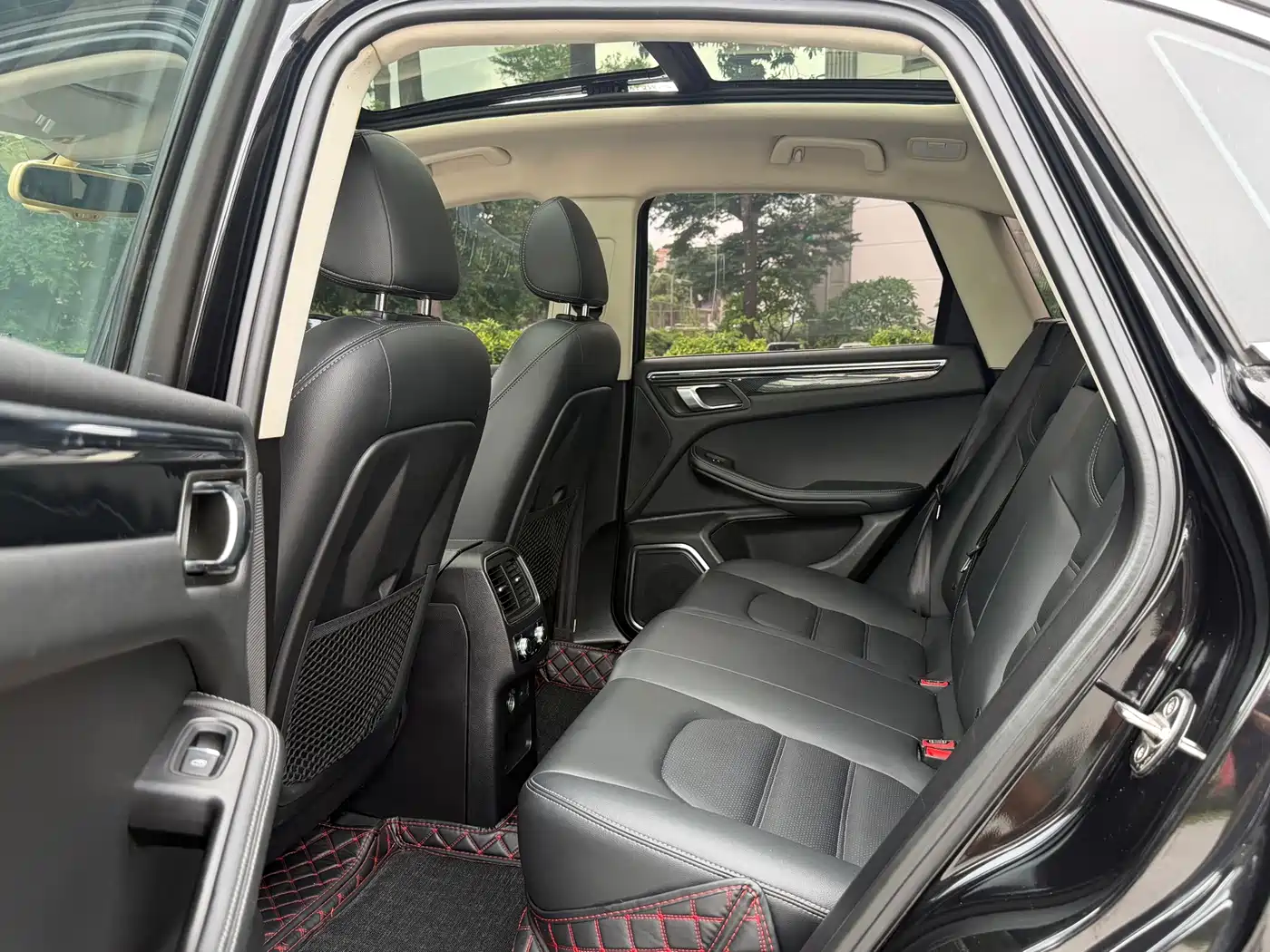 Фото 6 - Zotye SR9