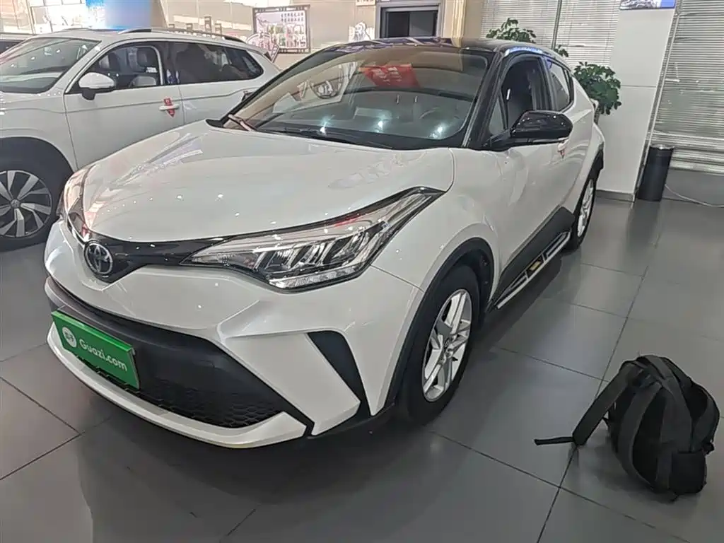 Toyota C-HR 2022 2.0L Leading Edition фото 2