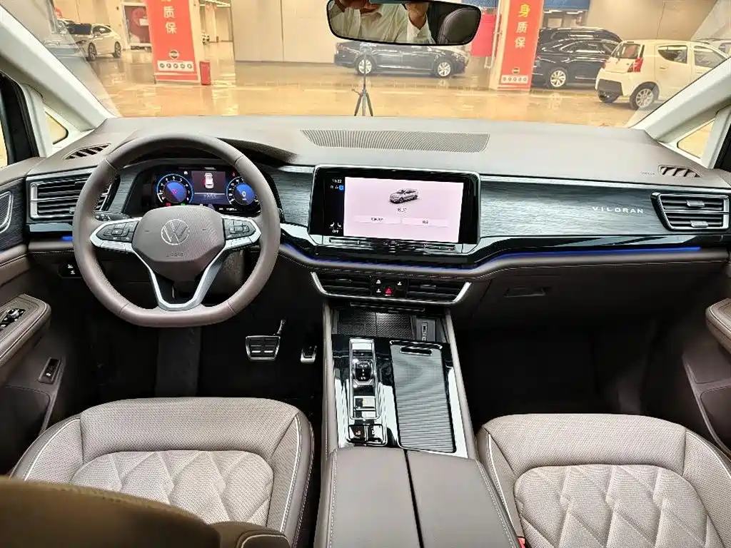 Volkswagen Viloran 2024 380TSI Executive Edition фото 9