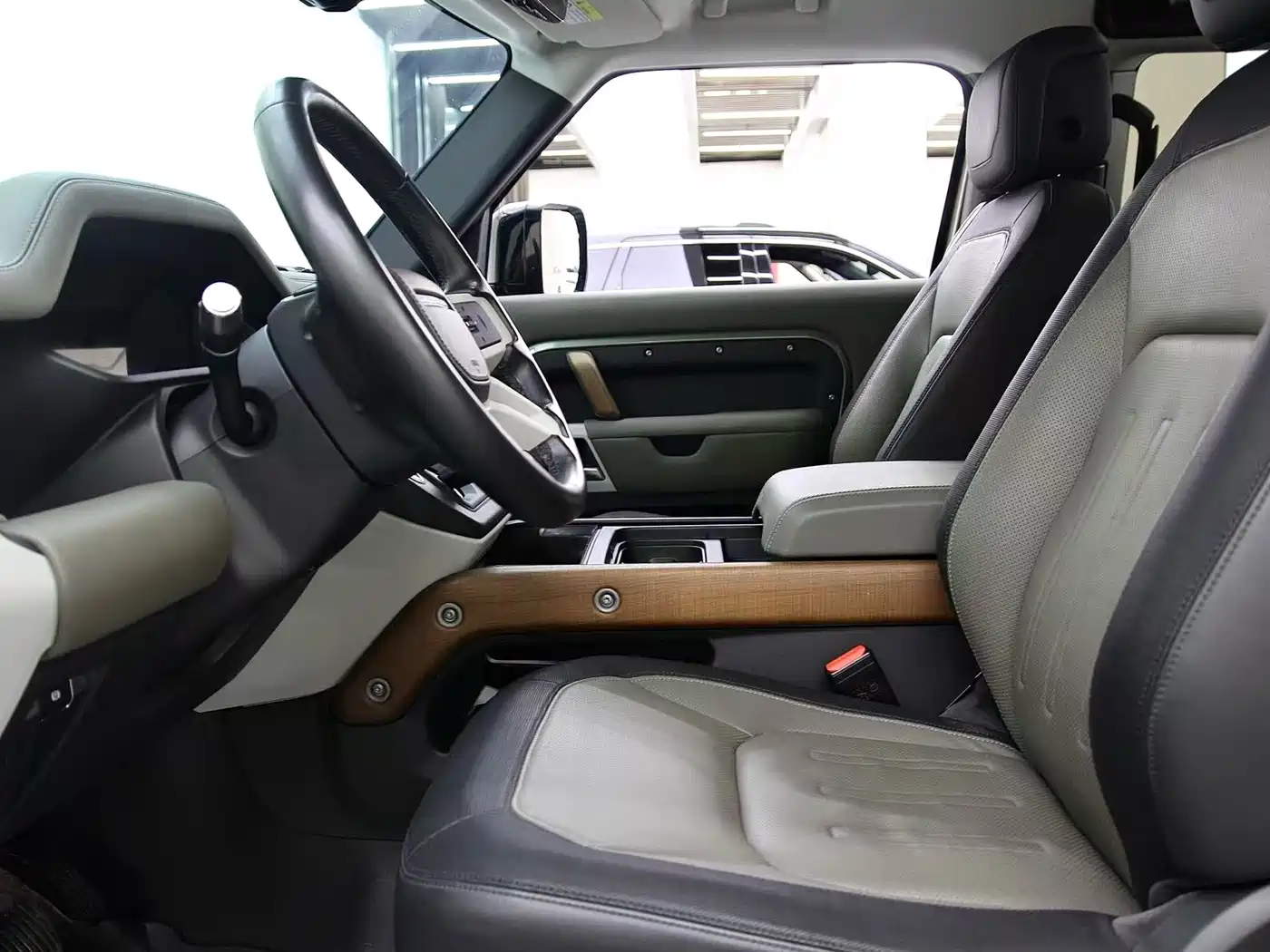Land Rover Defender 2022 90 2.0T P300 X-DYNAMIC HSE фото 8