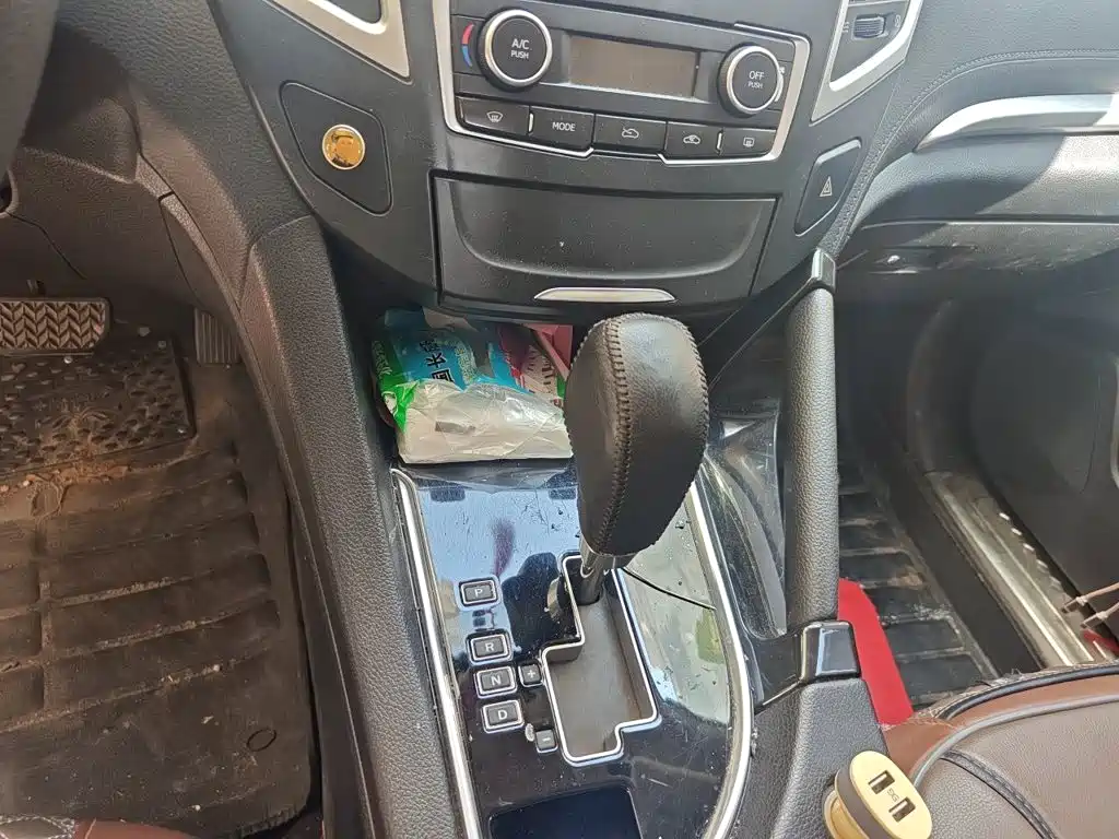 Dongfeng Aeolus Dongfeng Fengshen AX7 2015 2015 2.0L Automatic Smart Joy