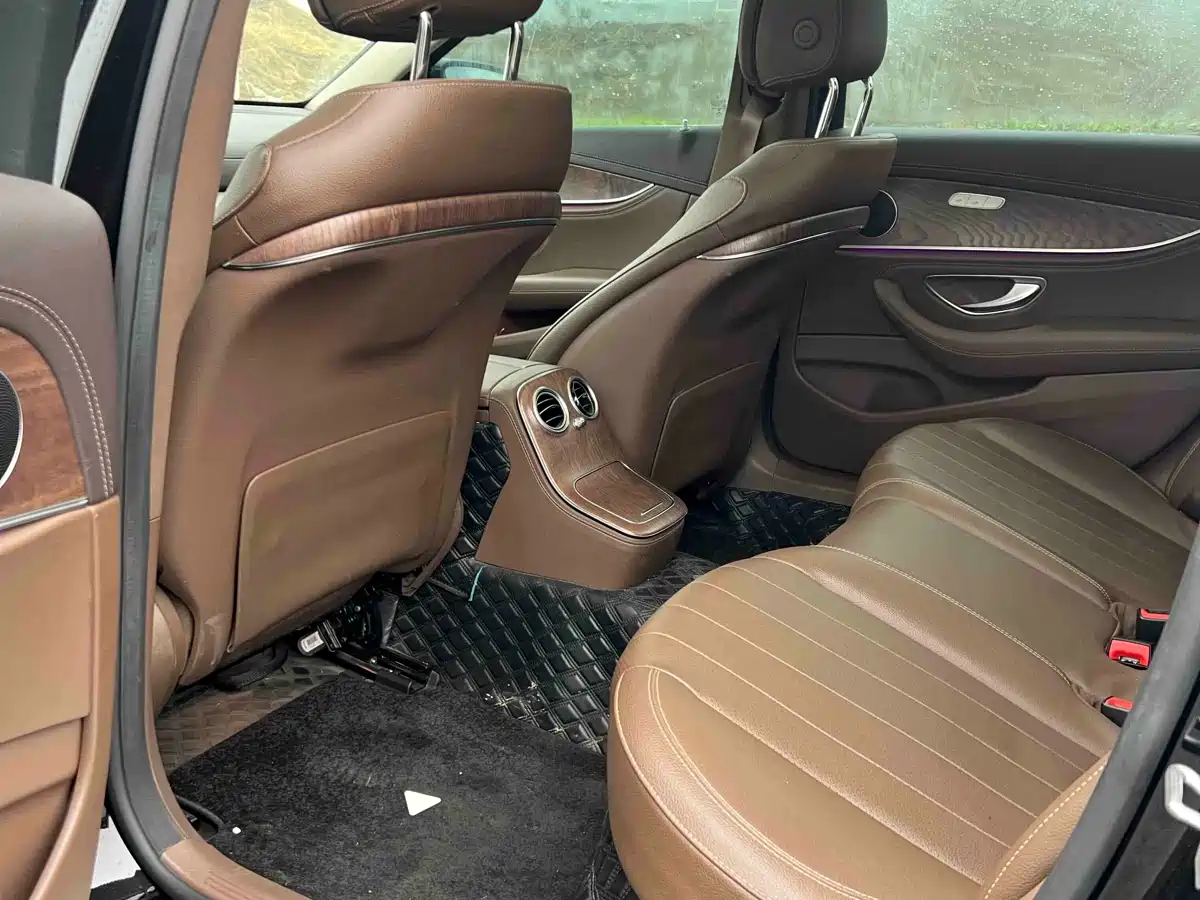 Mercedes-Benz E-Class New Energy 2022 E 350 e L Plug-in Hybrid Sedan фото 4