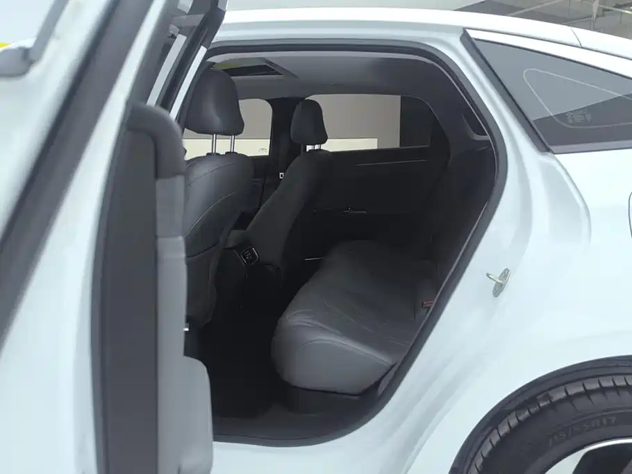 Geely Galaxy Galaxy L6 2025 2025 EM-i 140km Starship Edition