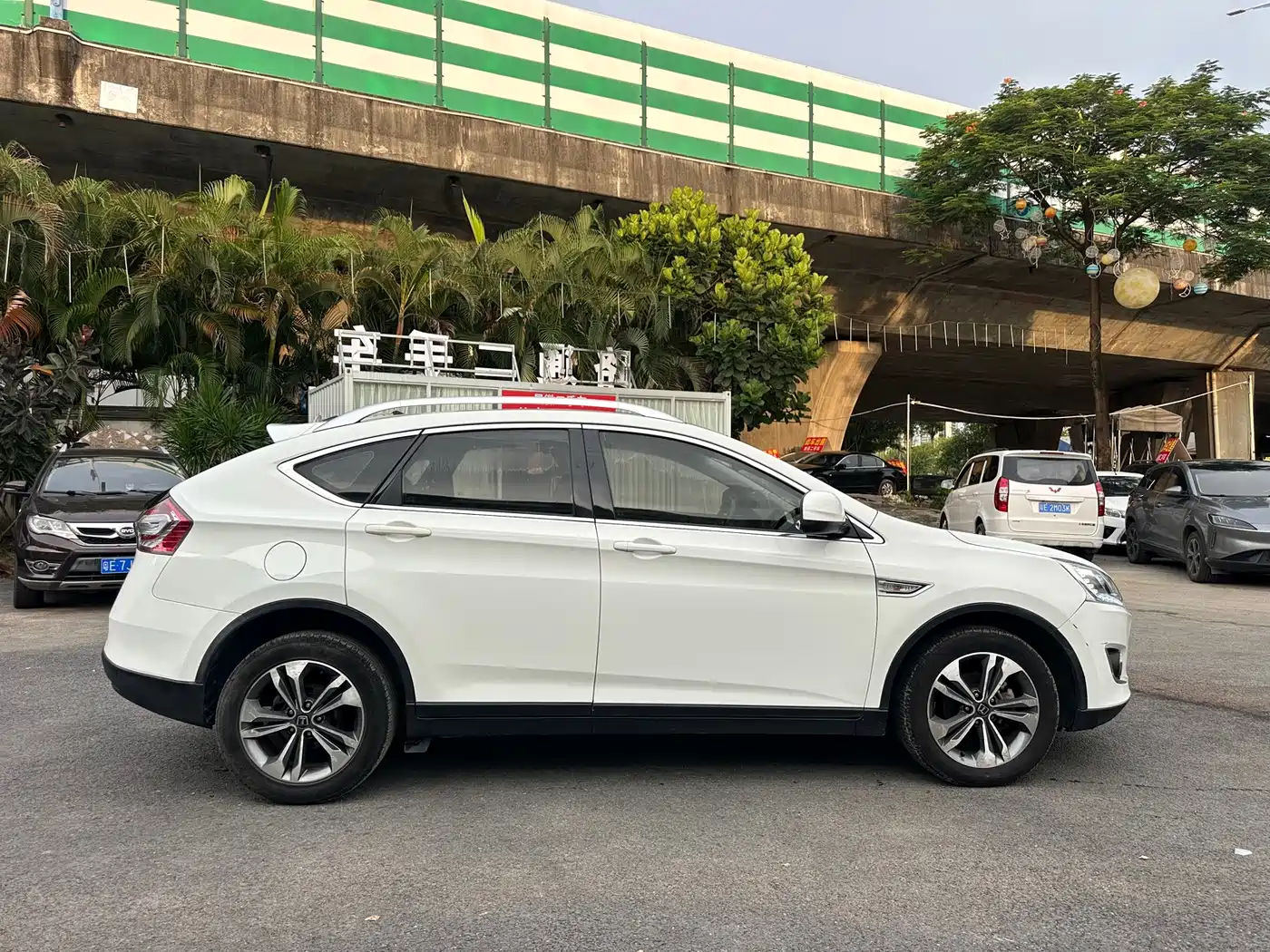 Luxgen U6 SUV 2015 2015 1.8T Fashion Edition