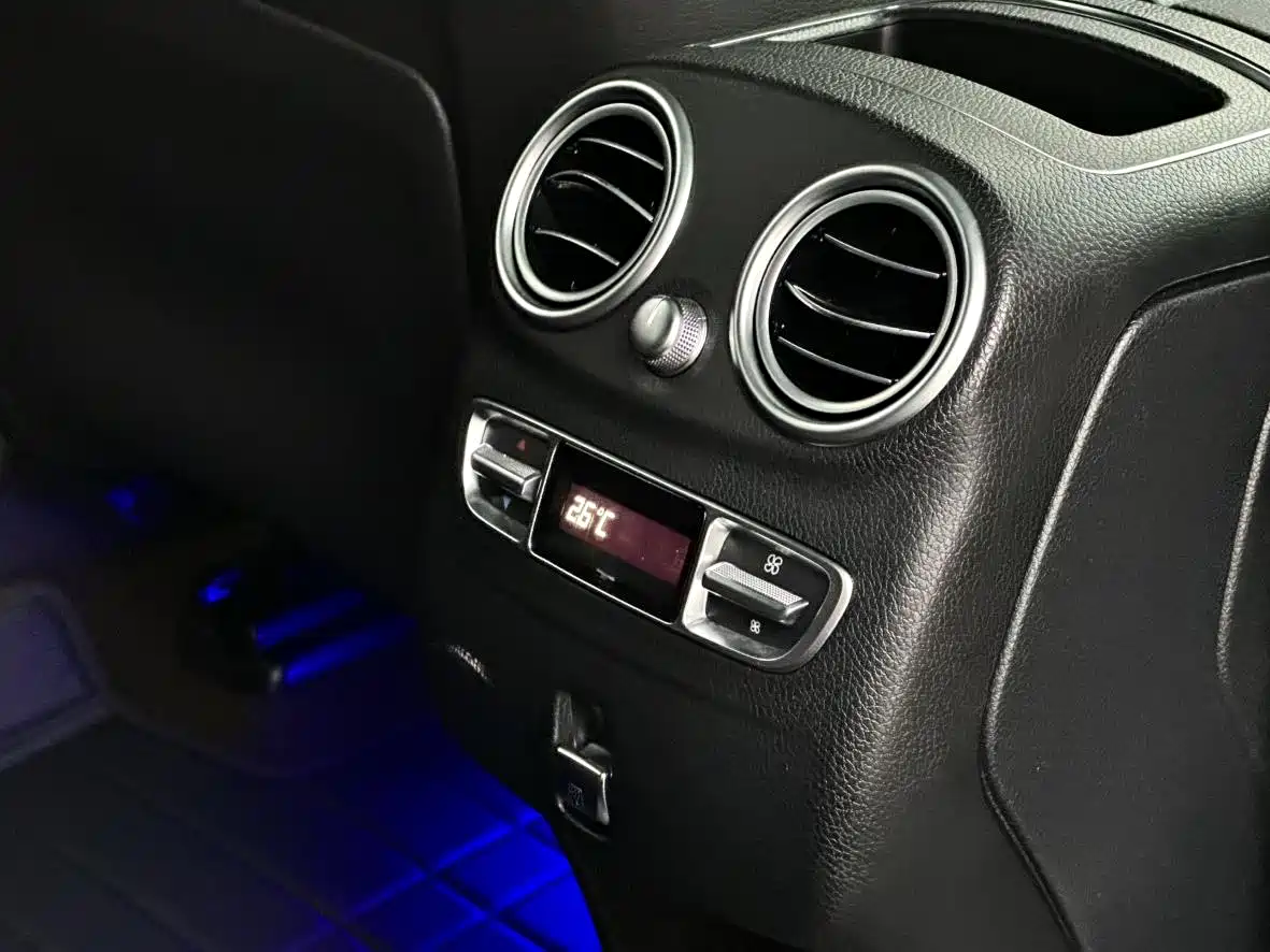 Mercedes-Benz GLC 2022 Facelift GLC 260 L 4MATIC Luxury Model фото 11