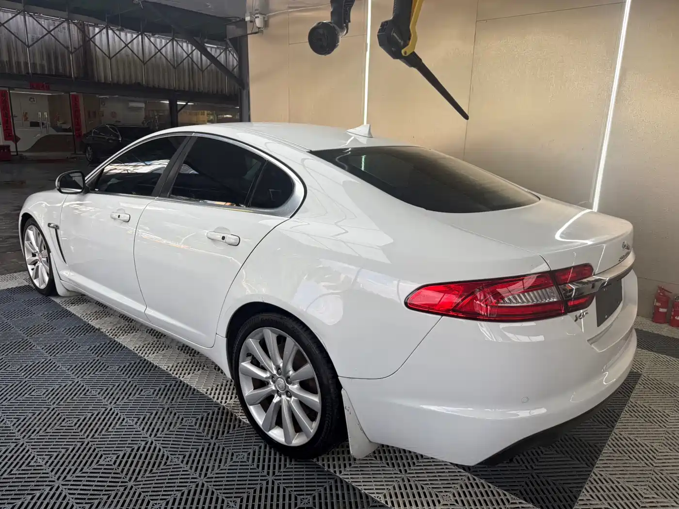 Jaguar XF 2016 2015 XF 2.0T Style Edition