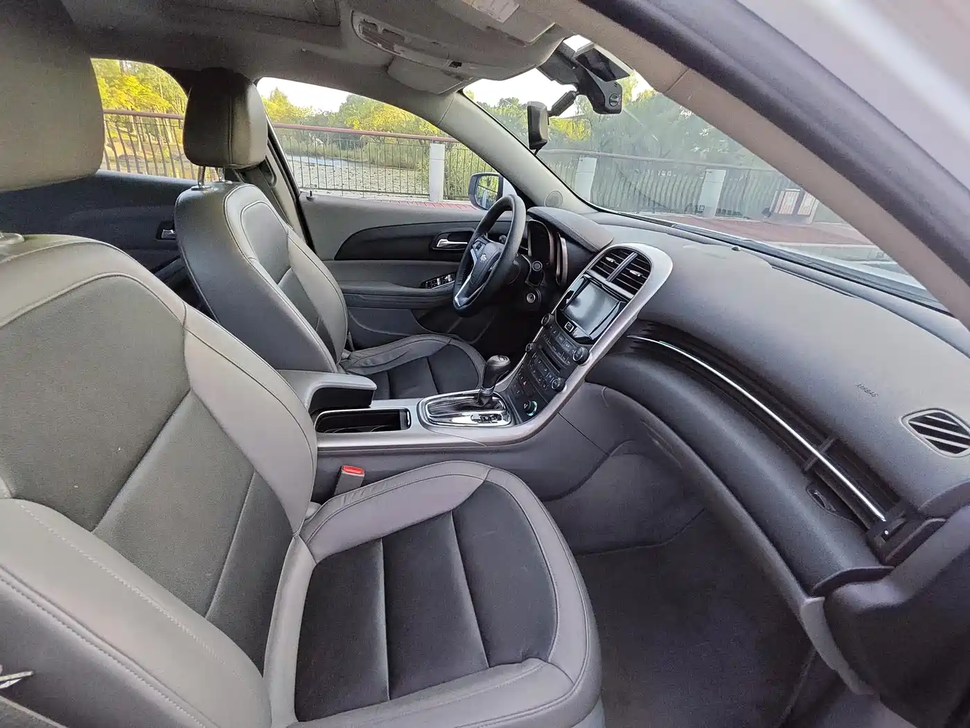 Chevrolet Malibu 2014 2.0L Automatic Luxury фото 12
