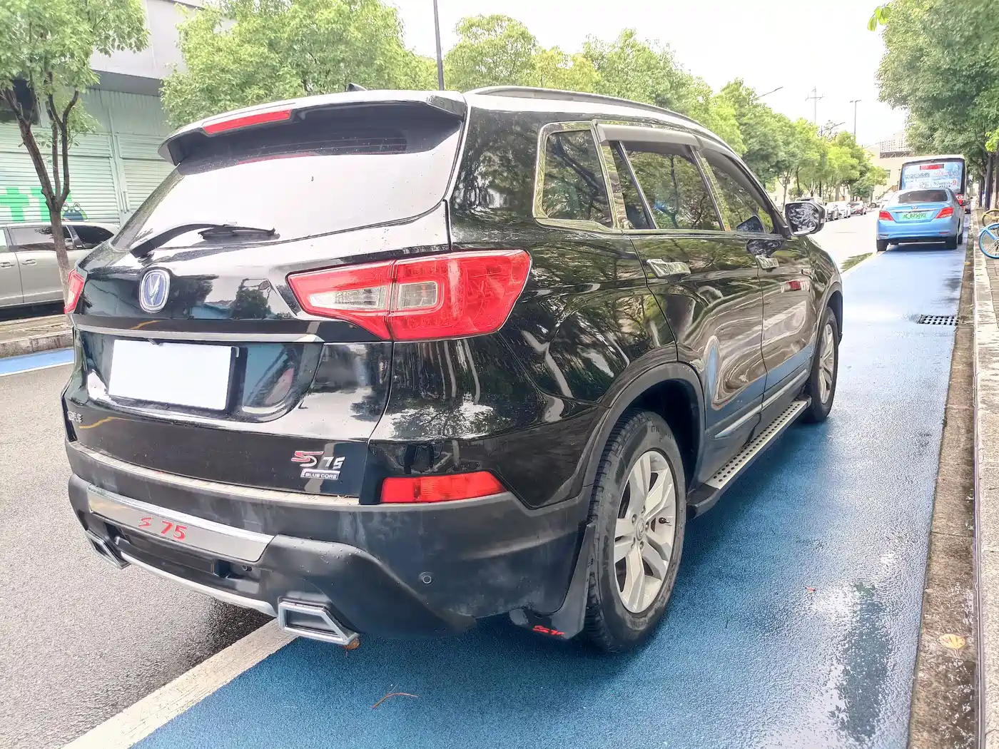 Фото 7 - Changan CS75