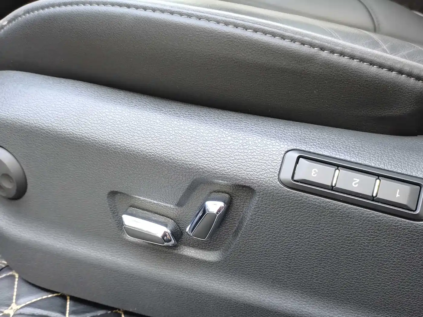 Hongqi HS5 2019 2.0T Intelligent Connected Flagship Edition фото 21