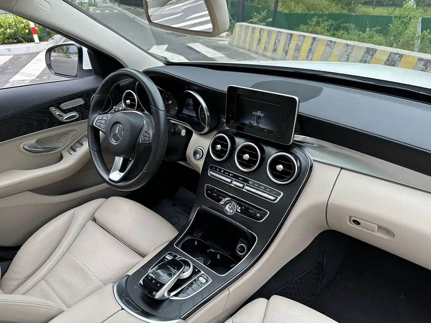 Mercedes-Benz C-Class 2016 C 200 L Sport фото 16