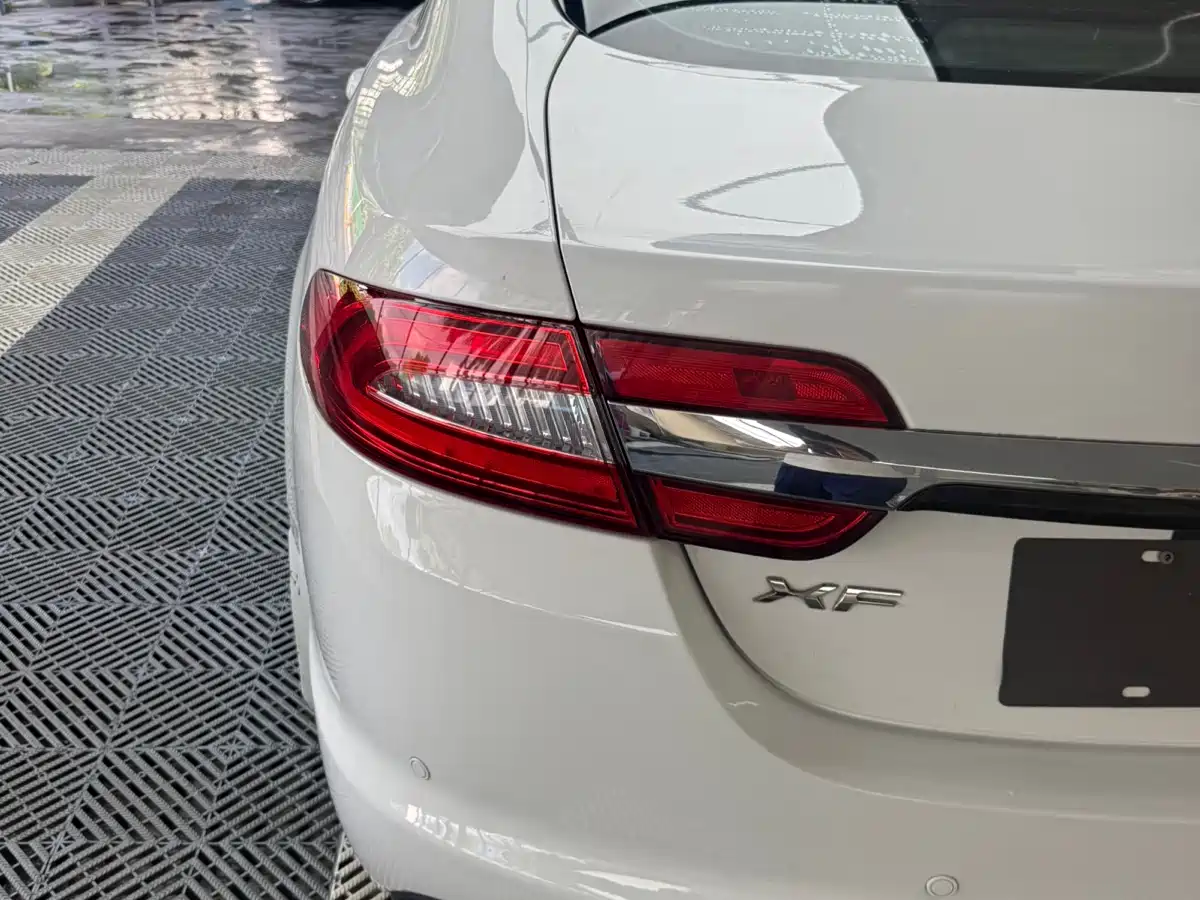 Jaguar XF 2016 2015 XF 2.0T Style Edition