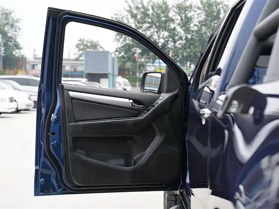 Isuzu Qingling T28 2026 2025 2.8T Diesel Manual 4WD Standard Long Wheelbase