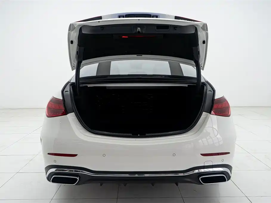 Mercedes-Benz C-Class 2024 Facelift C 260 L Sport фото 9