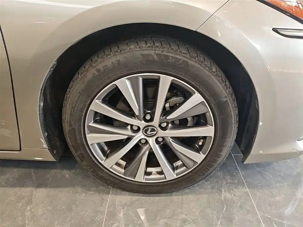 Lexus ES 2018 200 Luxury Edition China V фото 14