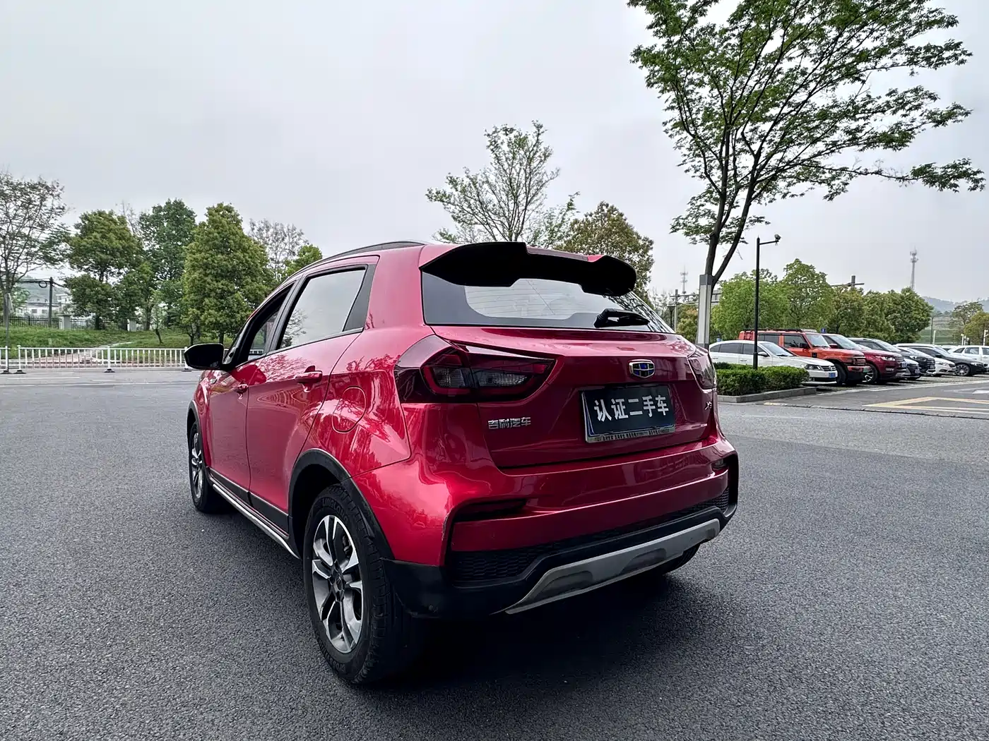 Фото 5 - Geely Vision X3