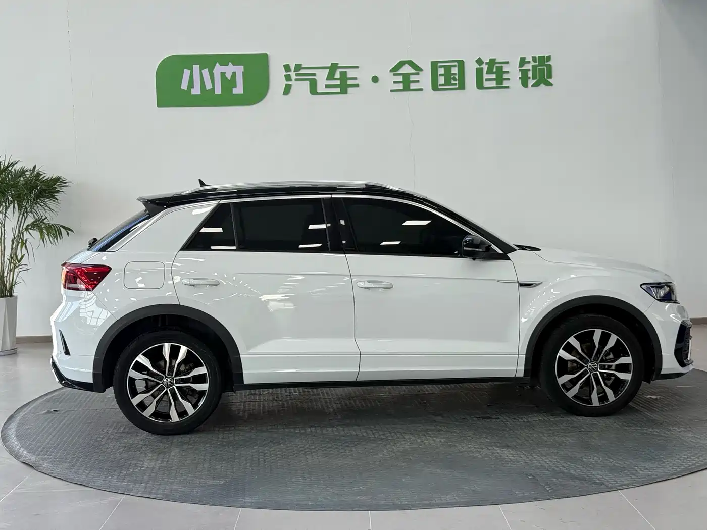 VOLKSWAGEN T ROC EXPLORING SONGS