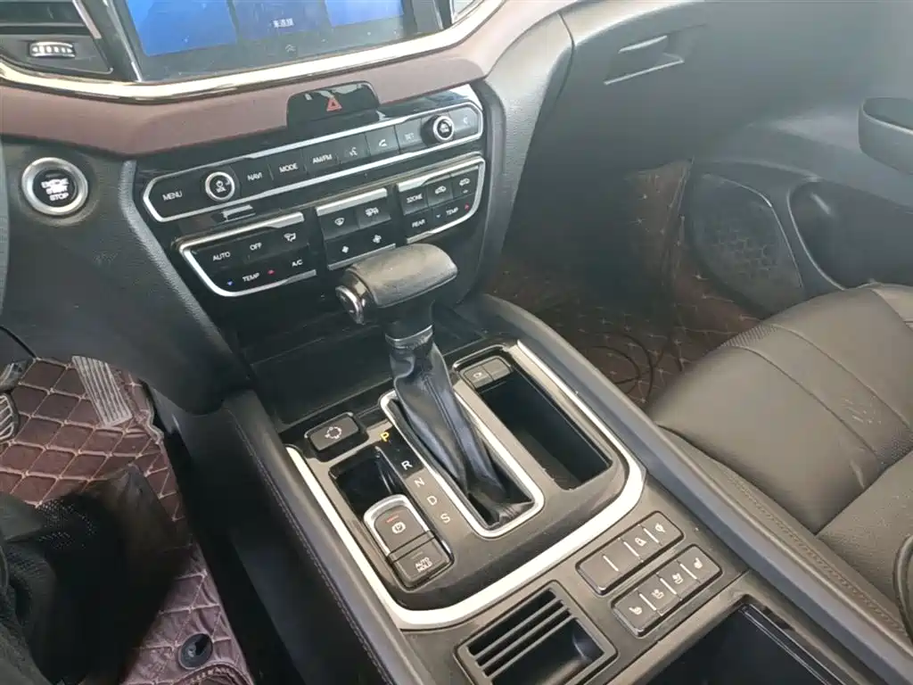 GAC Trumpchi Trumpchi GS8 2017 320T 2WD Luxury Smart Connect (7-seater) фото 14