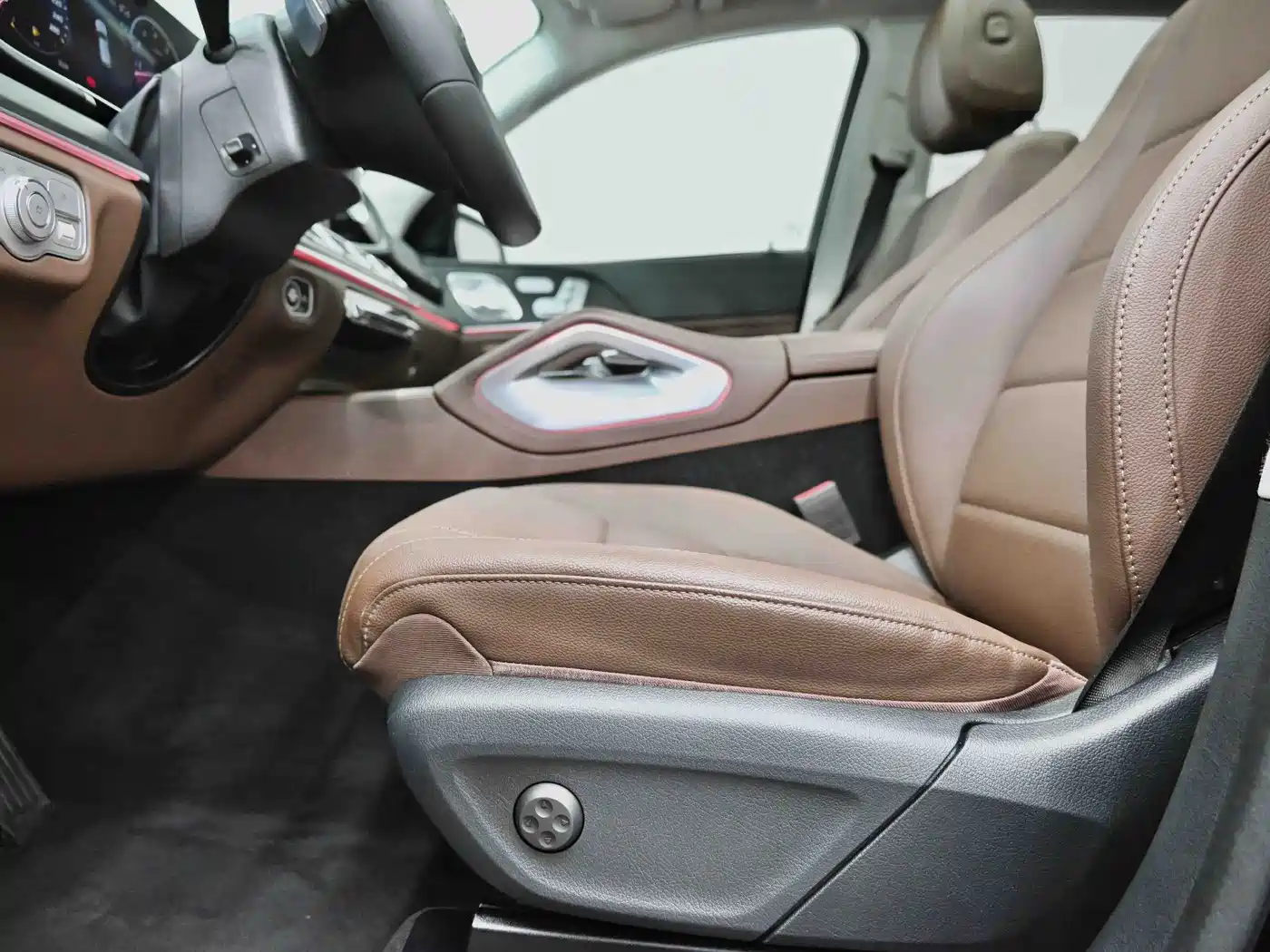 Mercedes-Benz GLE 2024 GLE 450 4MATIC Luxury фото 26
