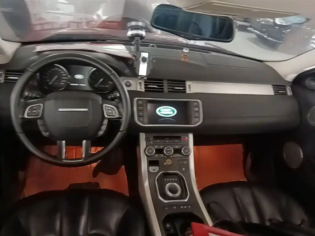 Land Rover Range Rover Evoque 2015 2.0T 5-Door Fashion Edition фото 10