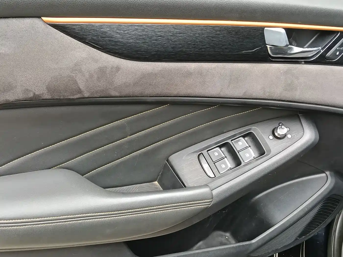 DONGFENG YI HYUN MAX