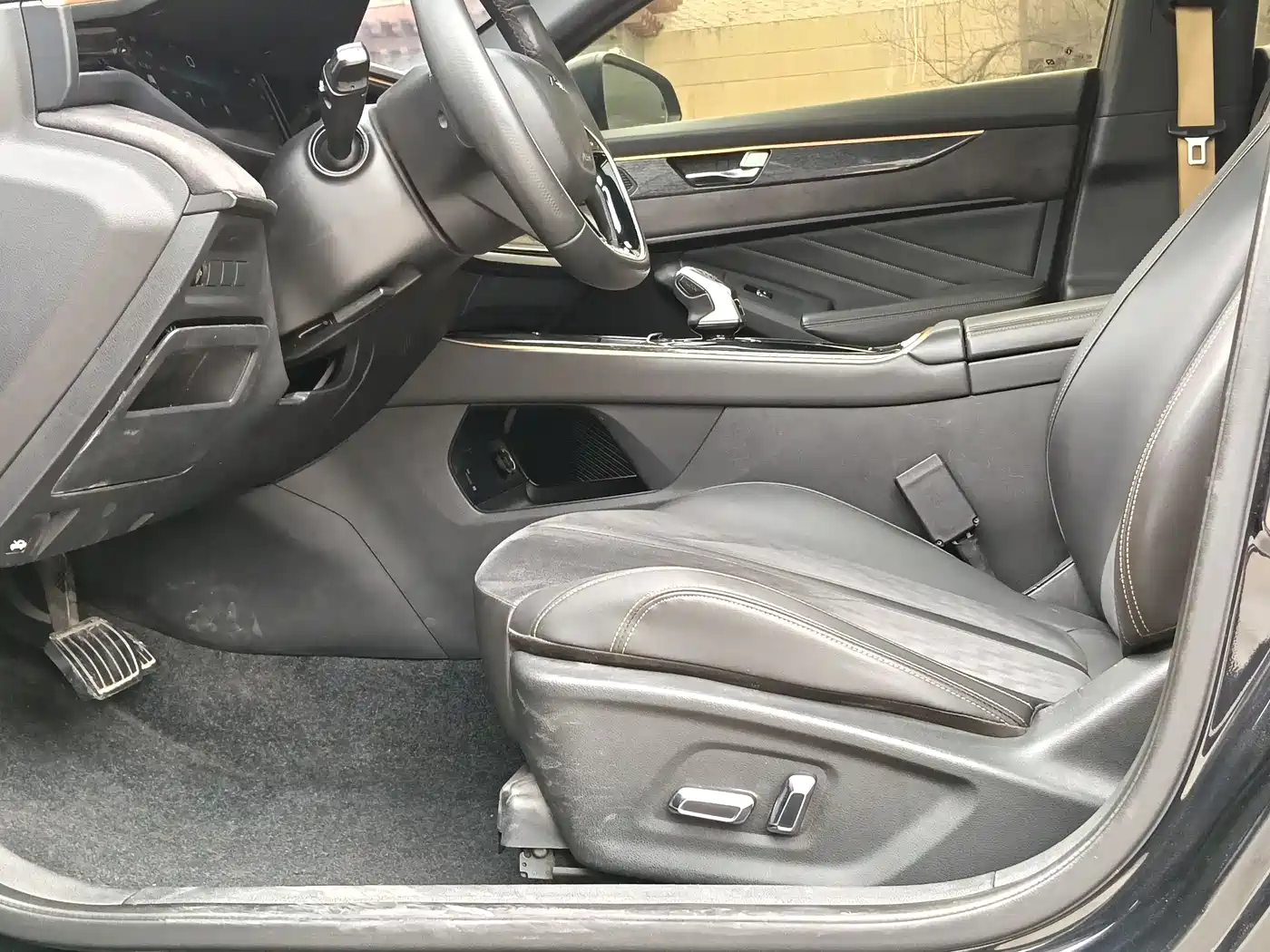 DONGFENG YI HYUN MAX