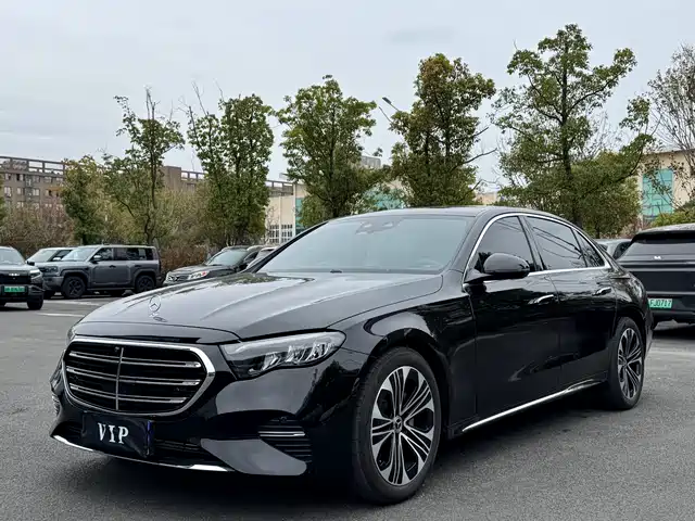 MERCEDES-BENZ E CLASS