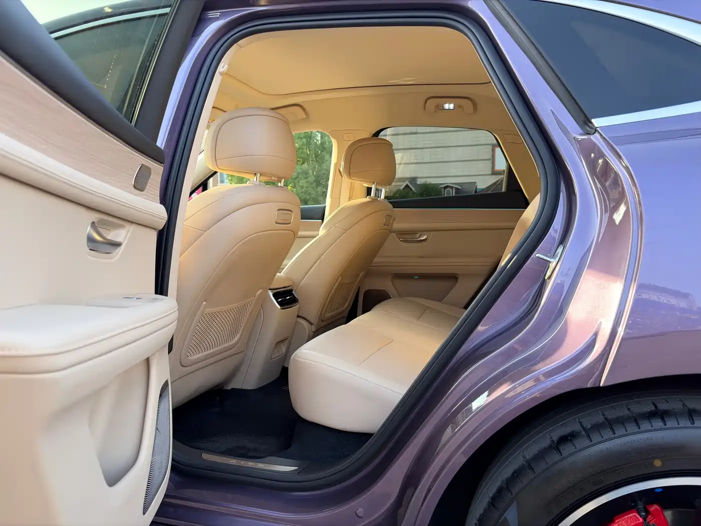 AITO Wenjie AITO M5 2025 Extended Range Ultra AWD фото 10