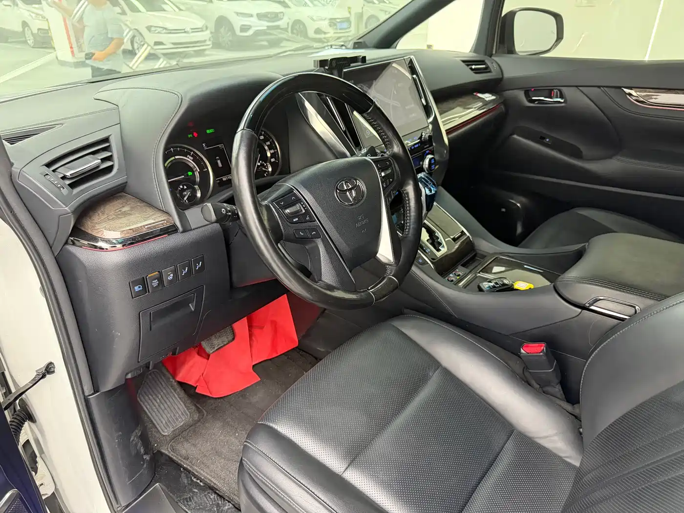 Toyota Alphard 2021 Hybrid 2.5L Premium фото 9
