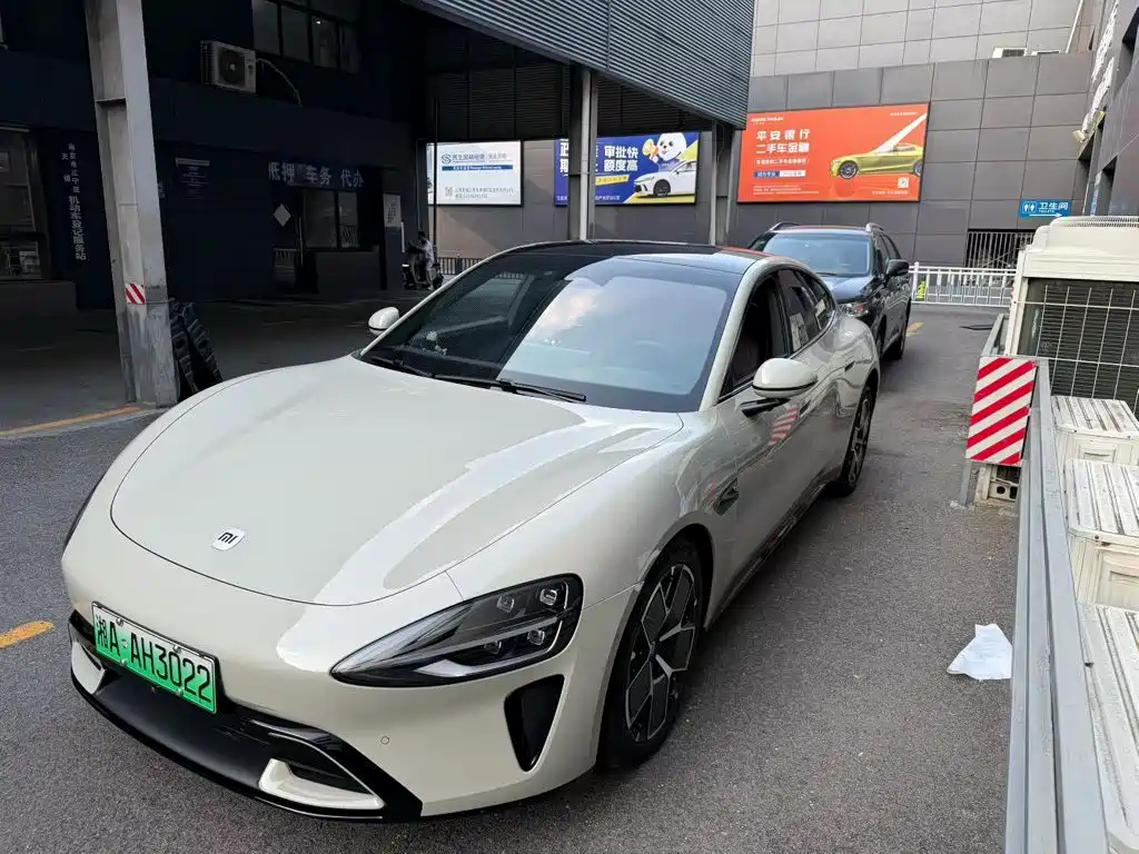 Xiaomi SU7 2024