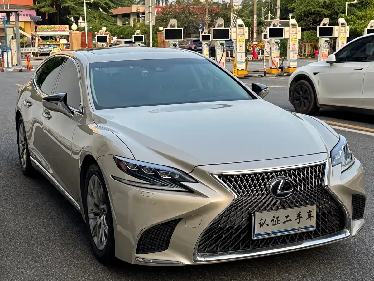 LEXUS LS