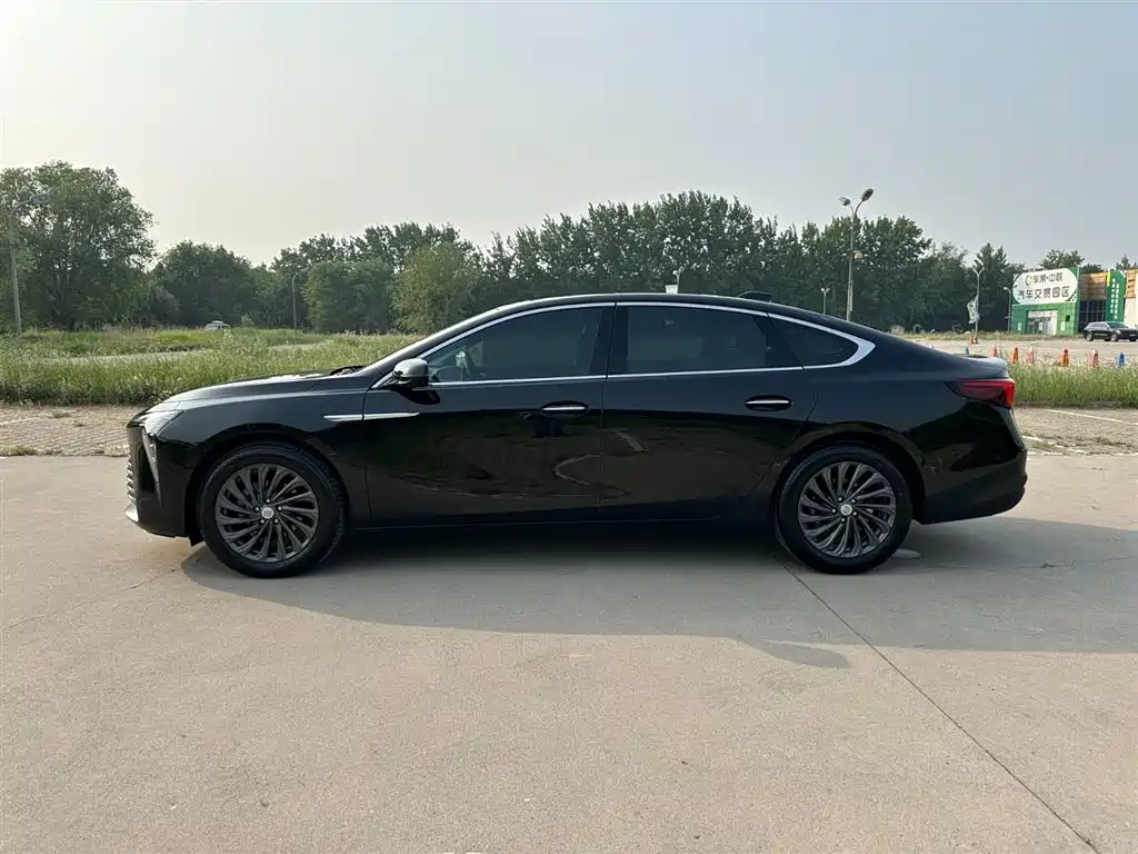 BUICK LACROSSE