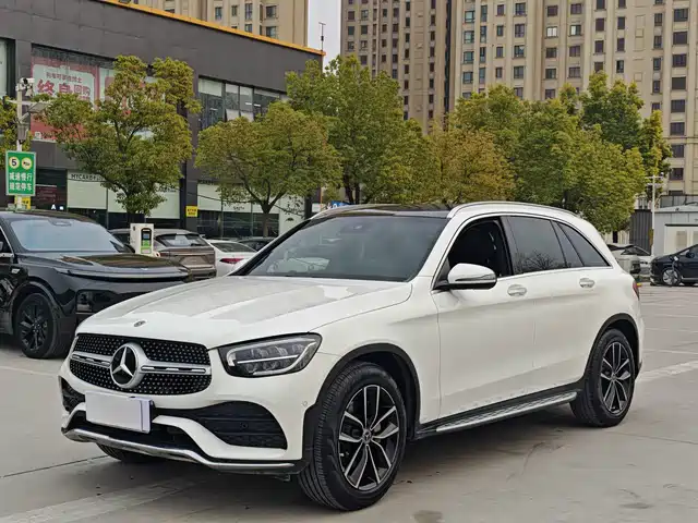 MERCEDES-BENZ GLC