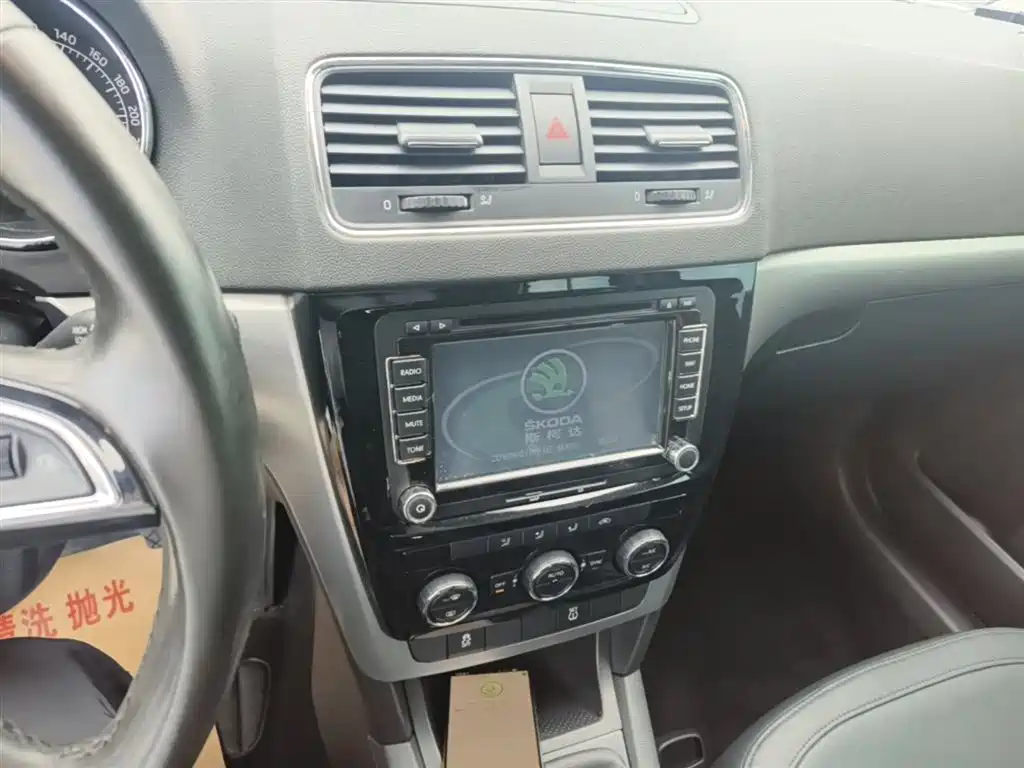 Škoda Yeti 2014 1.4TSI Manual Polar фото 13