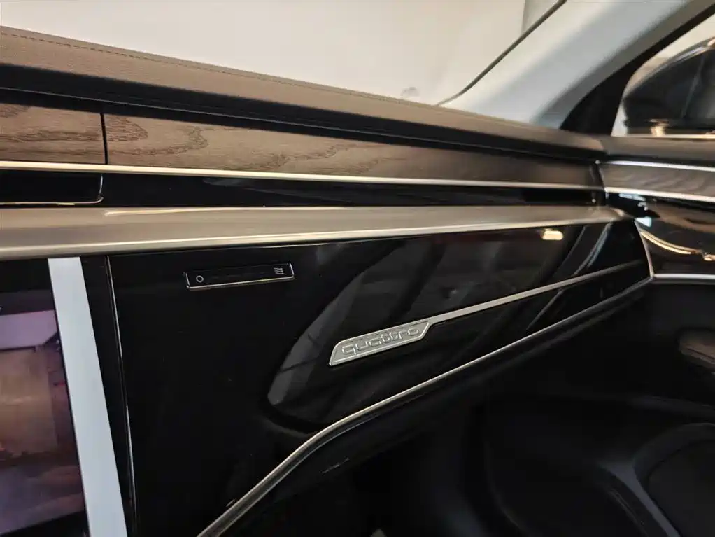 Audi A8 2025 A8L 50 TFSI quattro Exclusive Selection фото 16