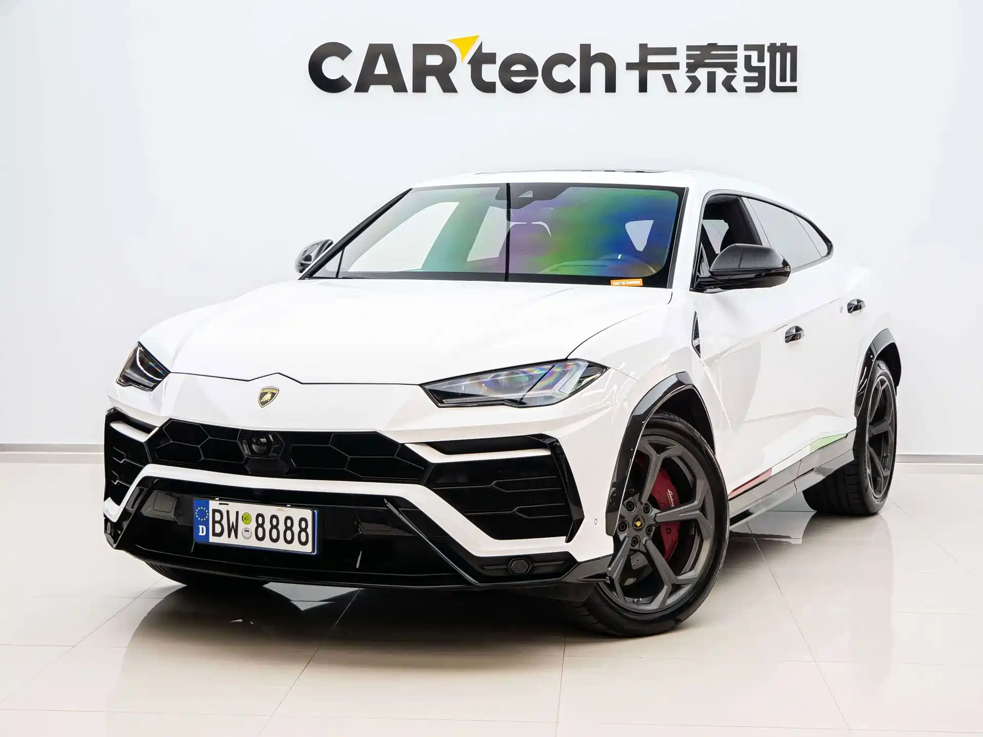 Фото 1 - Lamborghini Urus