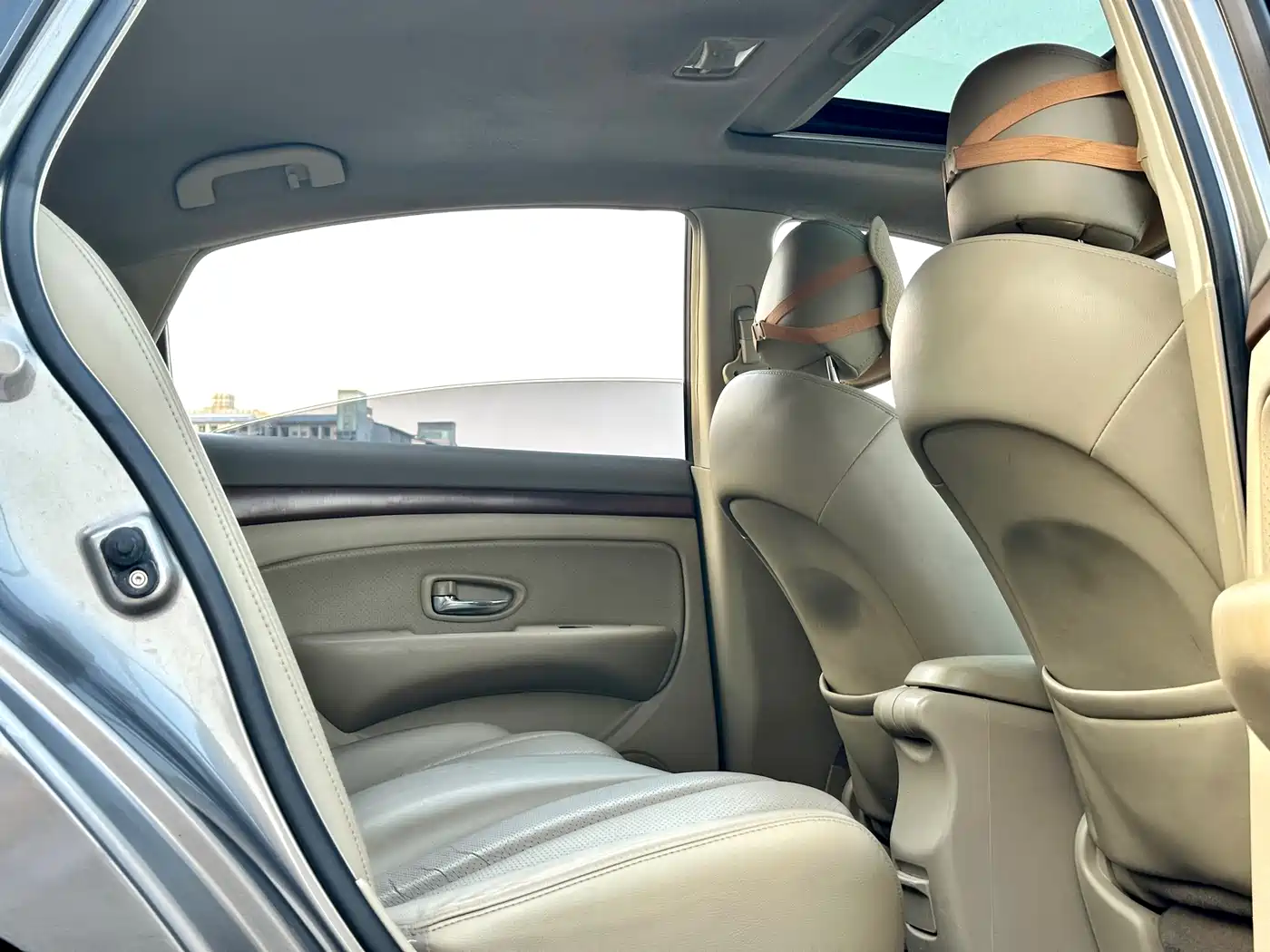 Nissan Sylphy 2010 2009 Model 1.6XL Automatic Luxury Sunroof Edition