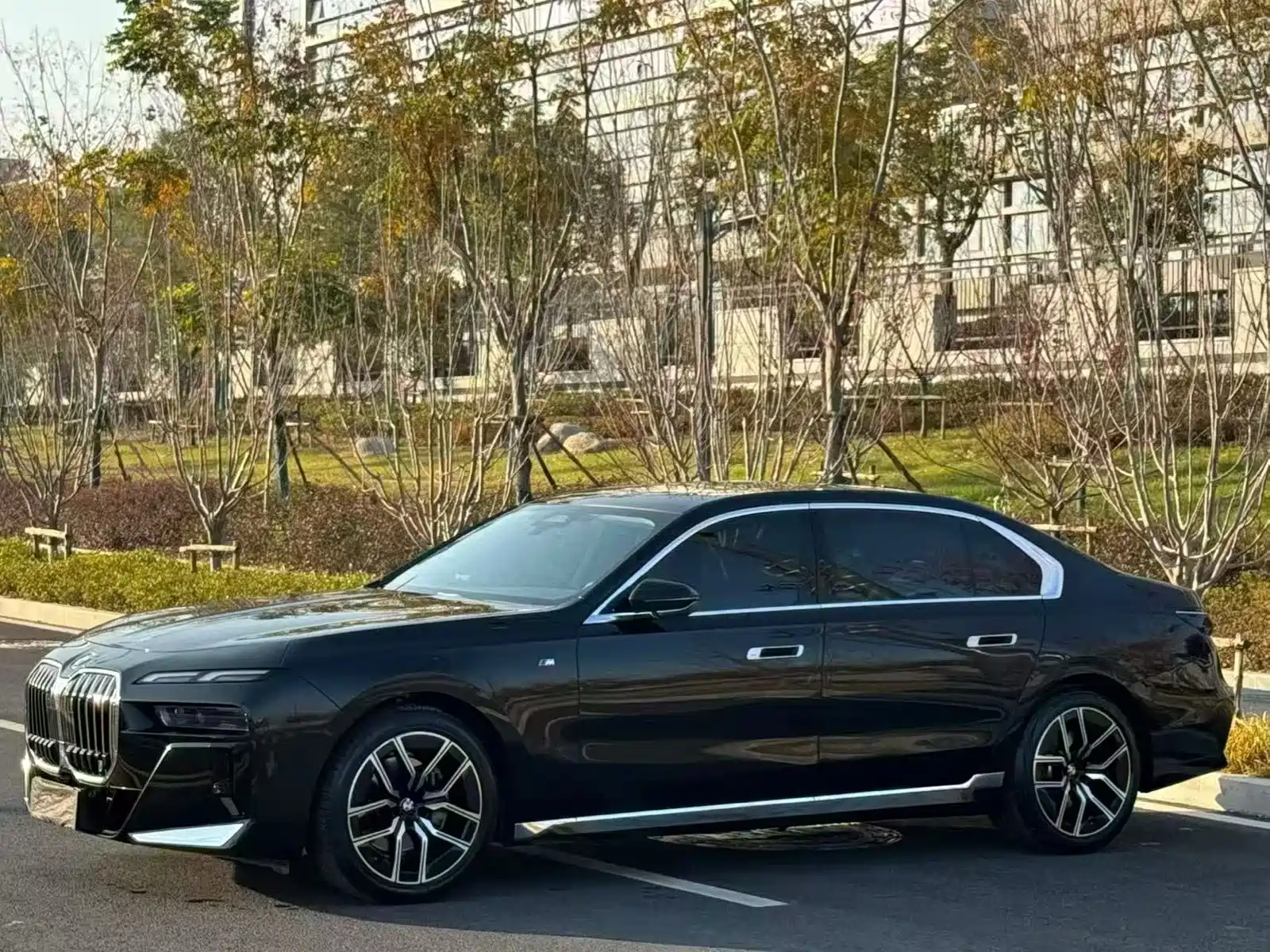 Фото 1 - BMW 7 Series