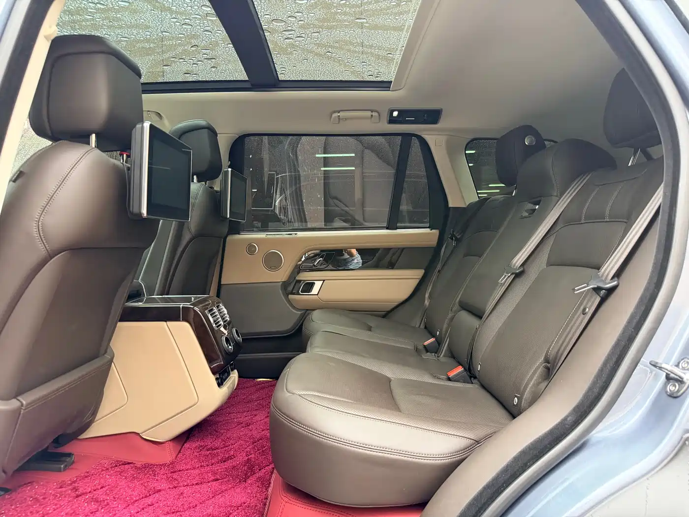 Land Rover Range Rover 2020 3.0 L6 Heritage Extended Edition фото 7
