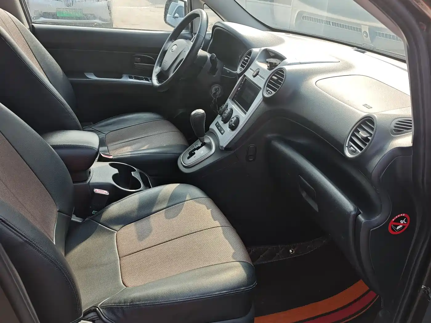 Kia Carens 2007 2.0L 7-Seater Comfort фото 8