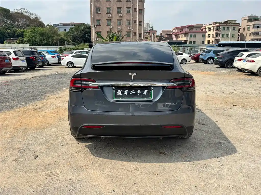 TESLA MODEL X