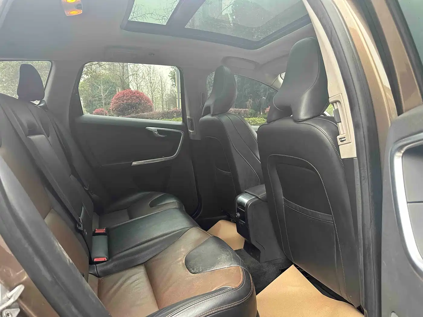 Фото 8 - Volvo XC60